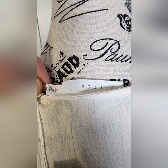 Lush Women's Cream Crop Top Size M NWT - Picture 6 of 9